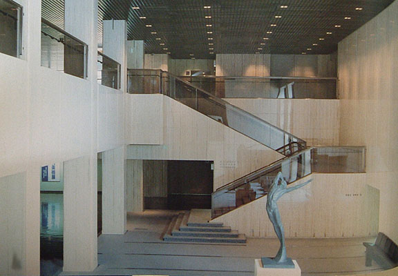 石川県立美術館（石川）